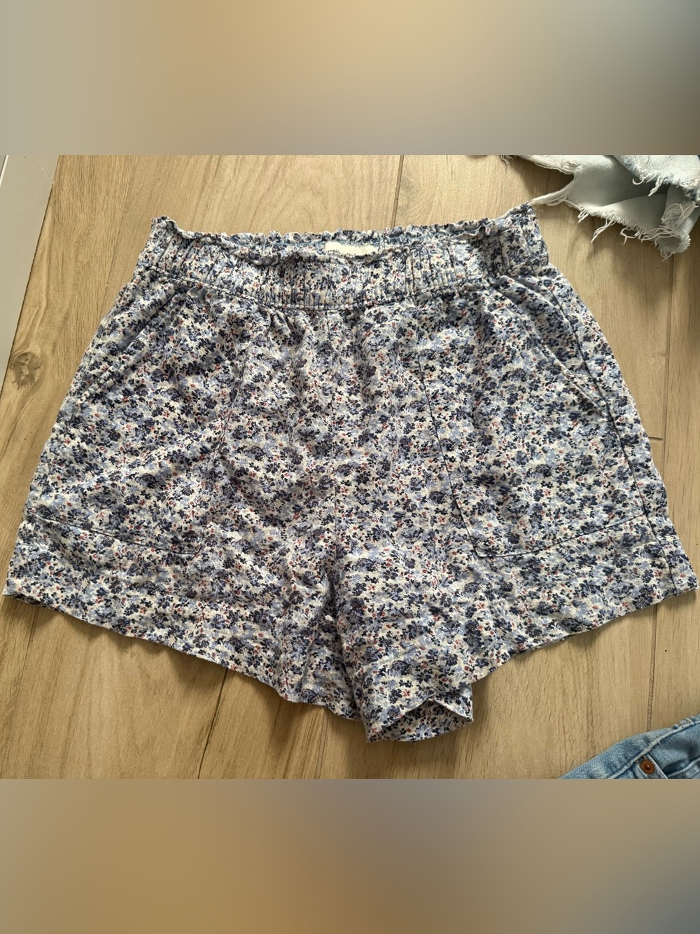 Abercrombie & Fitch Blue Floral High-Waist Elastic Shorts